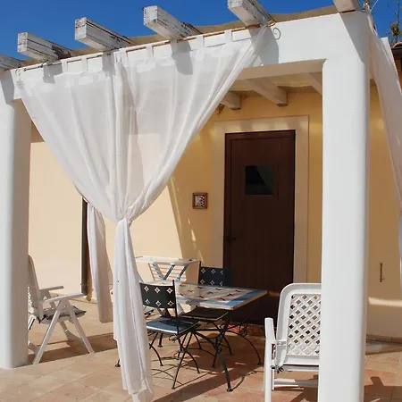 Terrauzza Sul Mare Di Renata Emmolo * סירקוזה