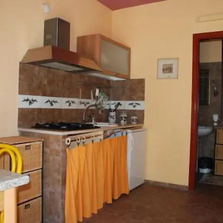 Terrauzza Sul Mare Di Renata Emmolo